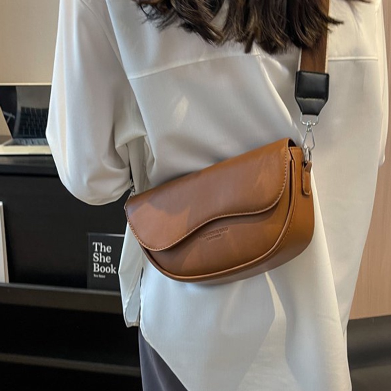 Ielgy Túi Xách Yên Ngựa Màu Trơn Kết Cấu Đơn Giản Kiểu Pháp niche Cho Nữ