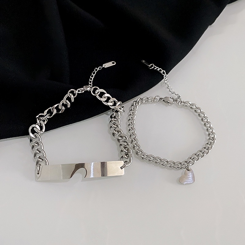 Vòng Tay Thép Titan Hình Trái Tim Đơn Giản Thời Trang Cá Tính