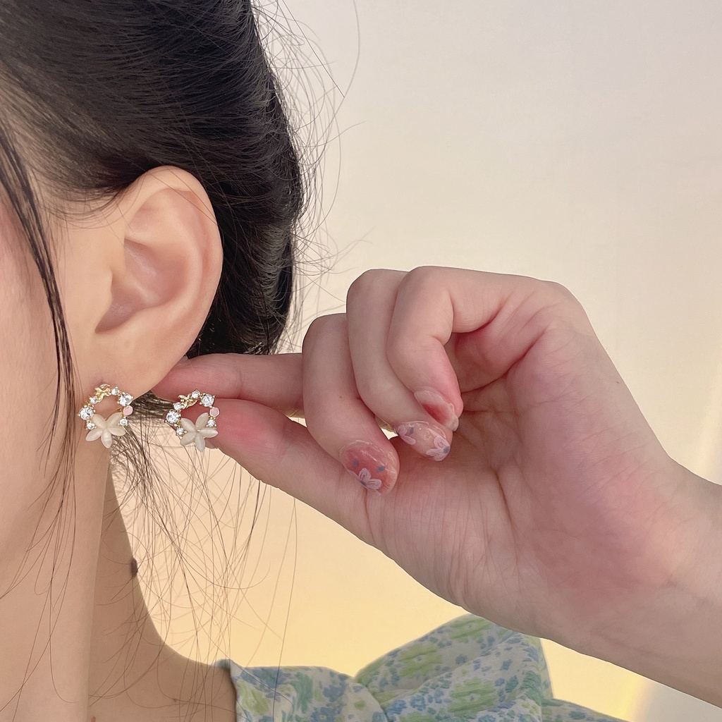 Khuyên Tai Hình Hoa Đính Đá Opal Không Cần Bấm Lỗ CEq775