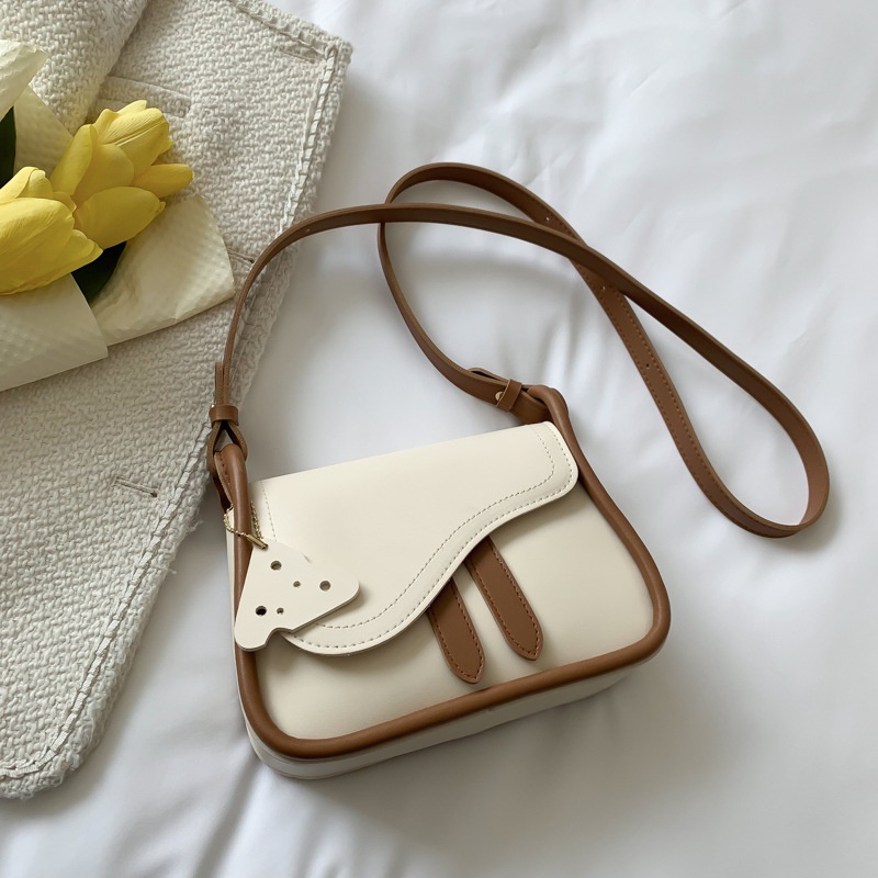 Túi Đeo Chéo Vai Khóa Nam Châm Thiết Kế Thời Trang Đơn Giản niche Xu Hướng Thời Trang Dành Cho Bạn Nữ