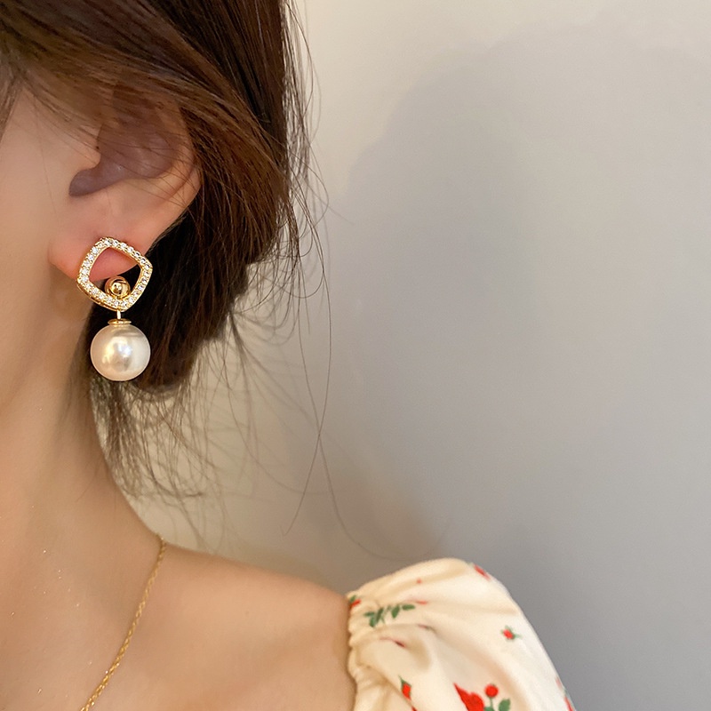 Bông Tai Mạ Bạc Đính Ngọc Trai Hình Vuông Thời Trang