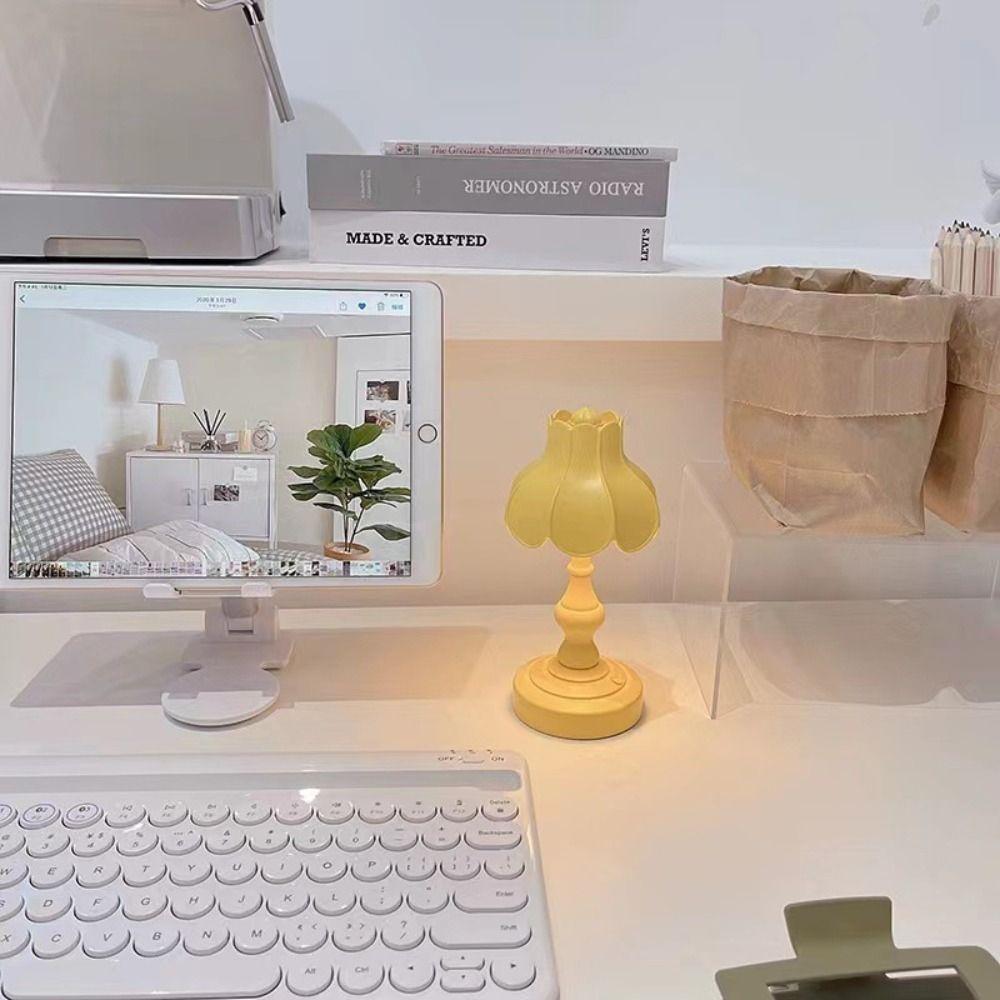 Đèn LED Ngủ Để Bàn Hình Lá Sen Bảo Vệ Mắt