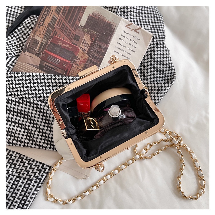 Túi Đeo Chéo Nhỏ Quai Xích Phong Cách Phương Tây Cao Cấp Dễ Phối Đồ Phong Cách Mới Cho Nữ