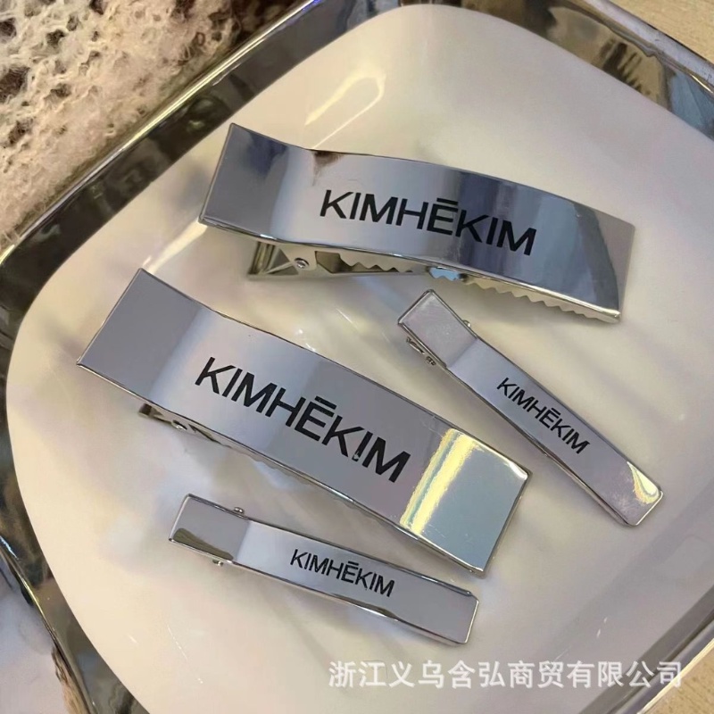 Cặp Kẹp Mỏ Vịt Cỡ Lớn Màu Bạc In Chữ Thời Trang Cho Nữ