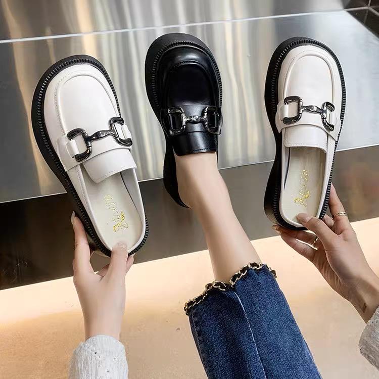 Giày sục nữ quai xích da mềm đế 4 cm