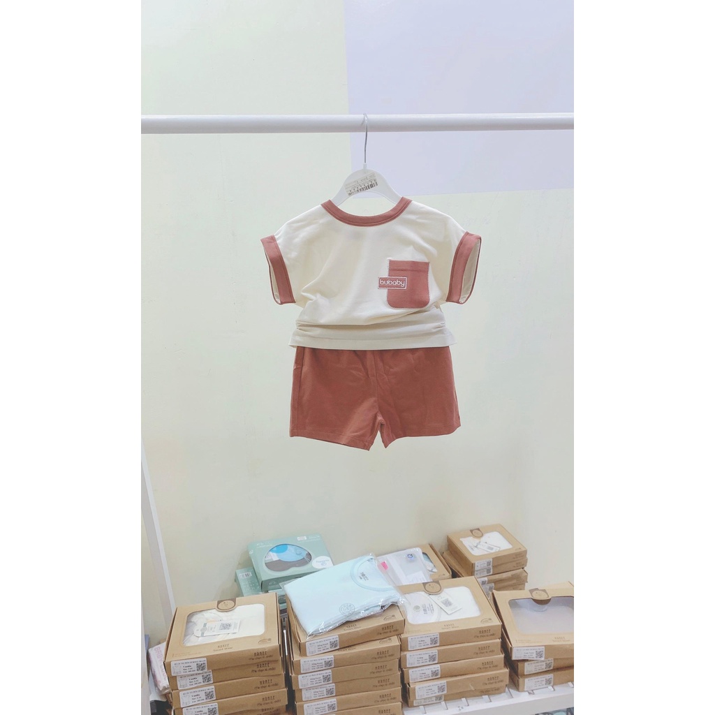 BUBABY - Bộ Bu cộc tay cài vai túi ngực Brownie dành cho bé trai bé gái siêu tây