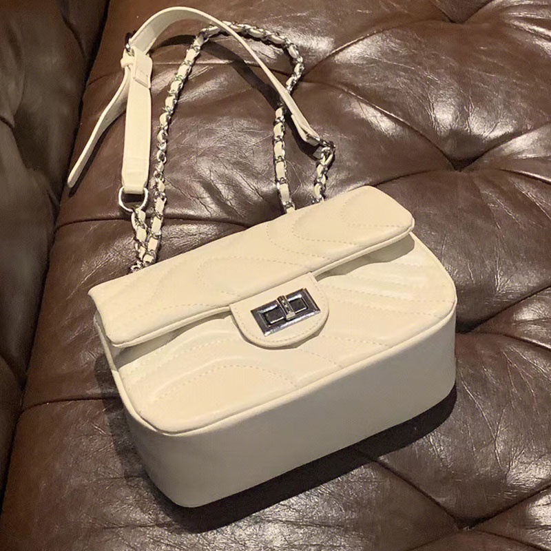 Túi Đeo Chéo Khóa Dây Xích Nhỏ Thêu Họa Tiết Tươi Mới Có Khóa Gài Dành Cho Bạn Nữ