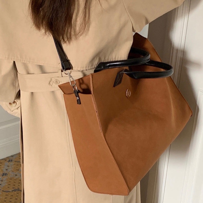 Mischa Túi Xách Đeo Vai Da Lộn Màu Trơn Sức Chứa Lớn Nhỏ Gọn Dễ Phối Đồ Thời Trang Hàng Ngày