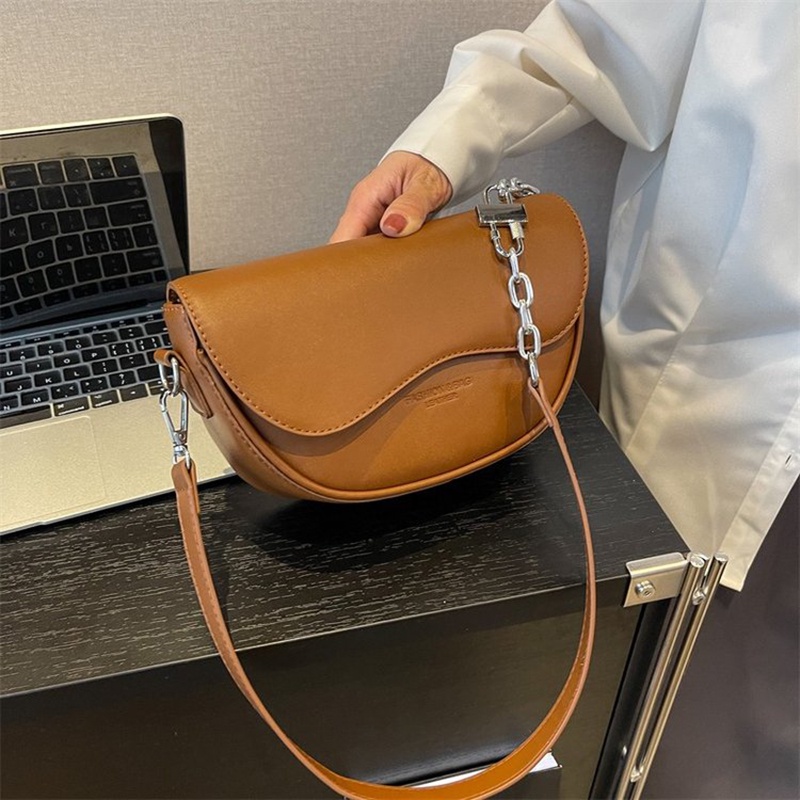 Ielgy Túi Xách Yên Ngựa Màu Trơn Kết Cấu Đơn Giản Kiểu Pháp niche Cho Nữ