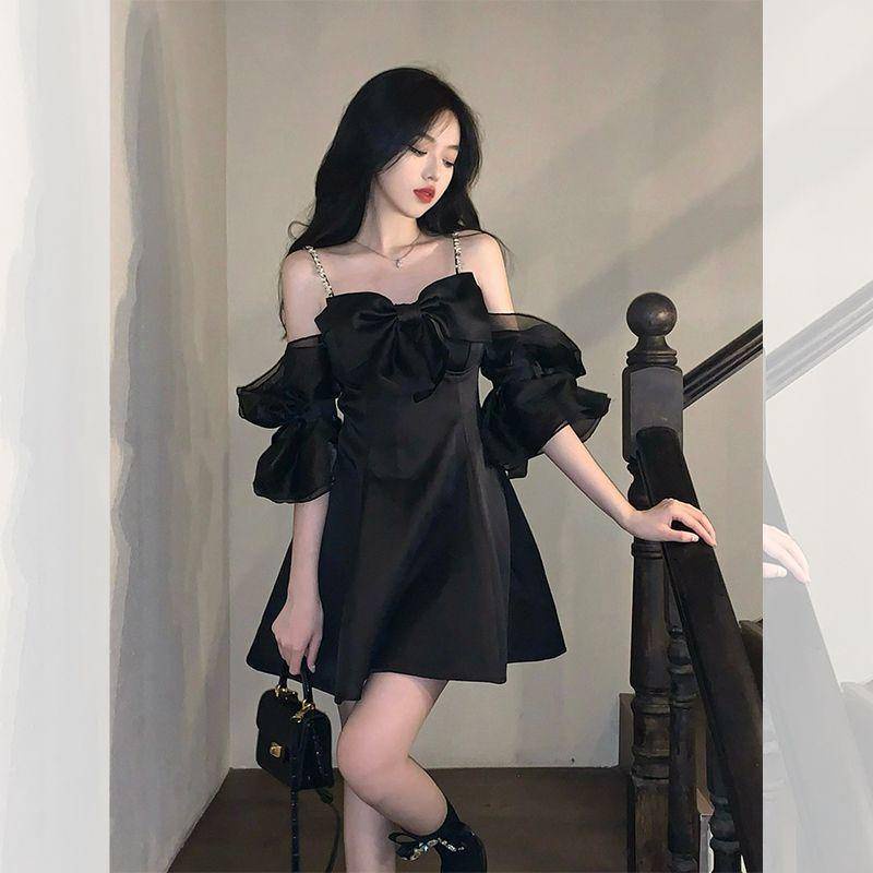 Đầm Ngắn Hai Dây Màu Đen Trơn Đính Nơ Phong Cách Pháp Cá Tính