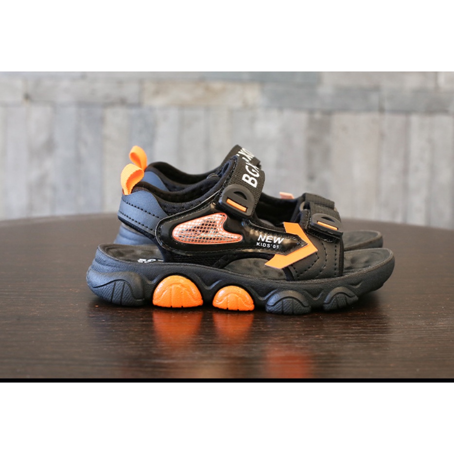 Dép sandal bé trai thoáng mát mùa hè 2023 mẫu thể thao chắc chắn mềm mại mã Q-26