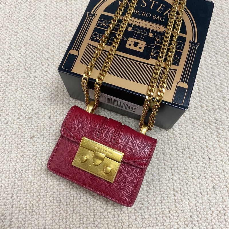 Túi Đeo Chéo mini Có Dây Xích Thời Trang Sành Điệu Cho Nữ 81200015 Túi Xách Tay / Đeo Chéo Vai charles Và keith