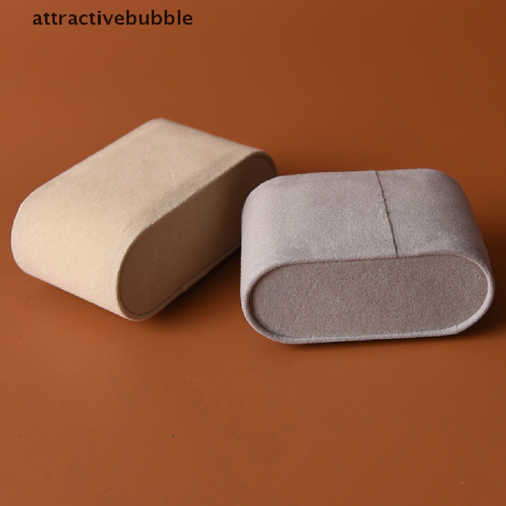 1 Gối Đồng Hồ Da Lộn Màu Ngà / Kem Trưng Bày