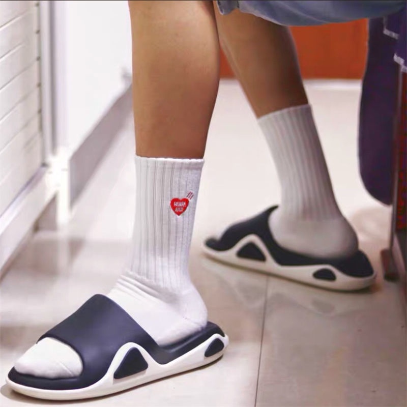 [Phong Cách Mới Vớ Ống Trung Bình] Vớ Cotton Nguyên Chất Thêu Hình Trái Tim Người Sản Xuất Tại Nhật Bản Phong Cách Thể Thao Đường Phố Unisex
