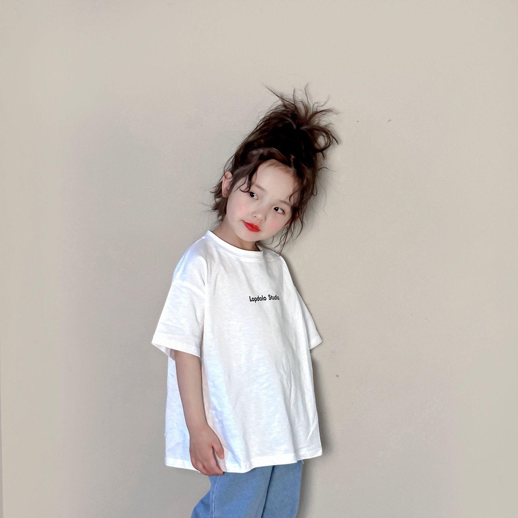 Áo thun cotton chữ Lopdolo Studios cho bé