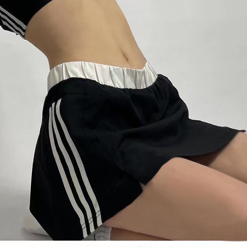 Chân Váy Chữ A Màu Đen Lưng Cao Phong Cách Mỹ Thời Trang Cho Nữ