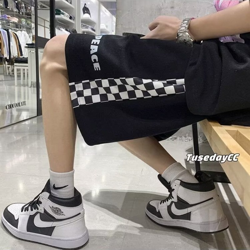 Quần Short Thể Thao Ống Rộng Họa Tiết Ca Rô Phong Cách Hong Kong Hàng Mới Chính Hãng Dành Cho Bạn Nam