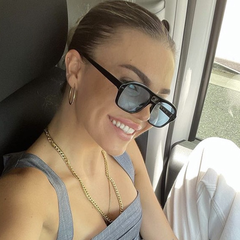 Kính Mát Gọng Vuông Đính Đinh Tán Chống Tia UV400 Phong Cách Cổ Điển Thời Trang Cho Nữ 70s