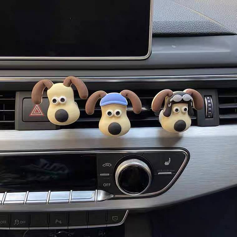 Hot Sale Wallace and Gromit Car Decoration Cartoon Cute Auto Perfume Aromatherapy Air Conditioner Air Outlet Decoration Cute car interior accessories TF9r