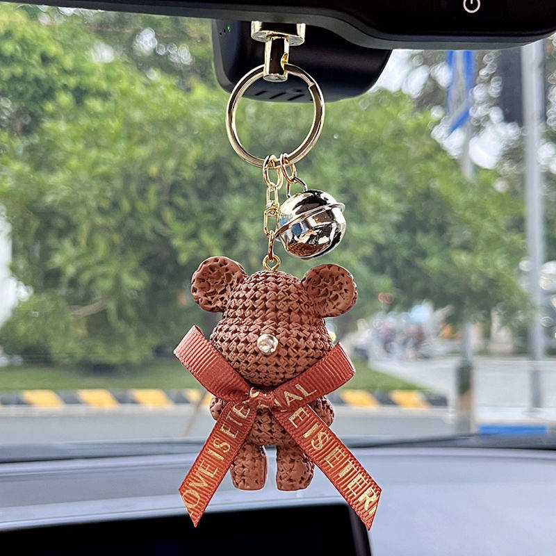 Car Pendant Ornament 2023 New High-End Rearview Mirror Decorative Resin Bear Automobile Hanging Ornament Car Interior Hanging Accessories heRf
