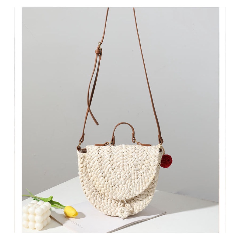 Túi cói Vai Đan Lát Đính Bóng Lông Dễ Thương Cho Nữ