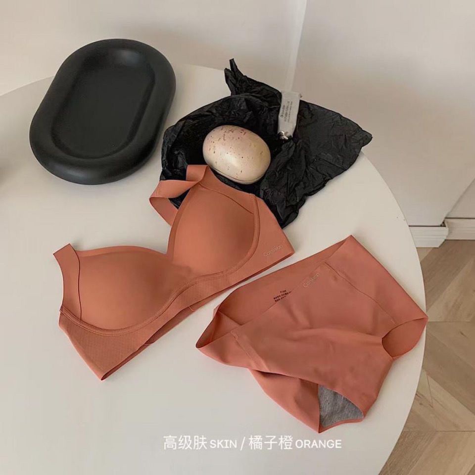 Bộ Đồ Lót Cao Su Màu Nude Không Gọng Thép Chống Chảy Xệ Cho Nữ