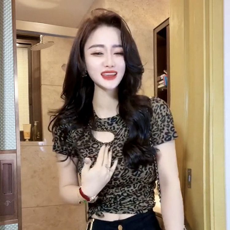 Áo Thun Tay Ngắn Dáng Ôm Họa Tiết Da Báo Thời Trang Quyến Rũ Cho Nữ
