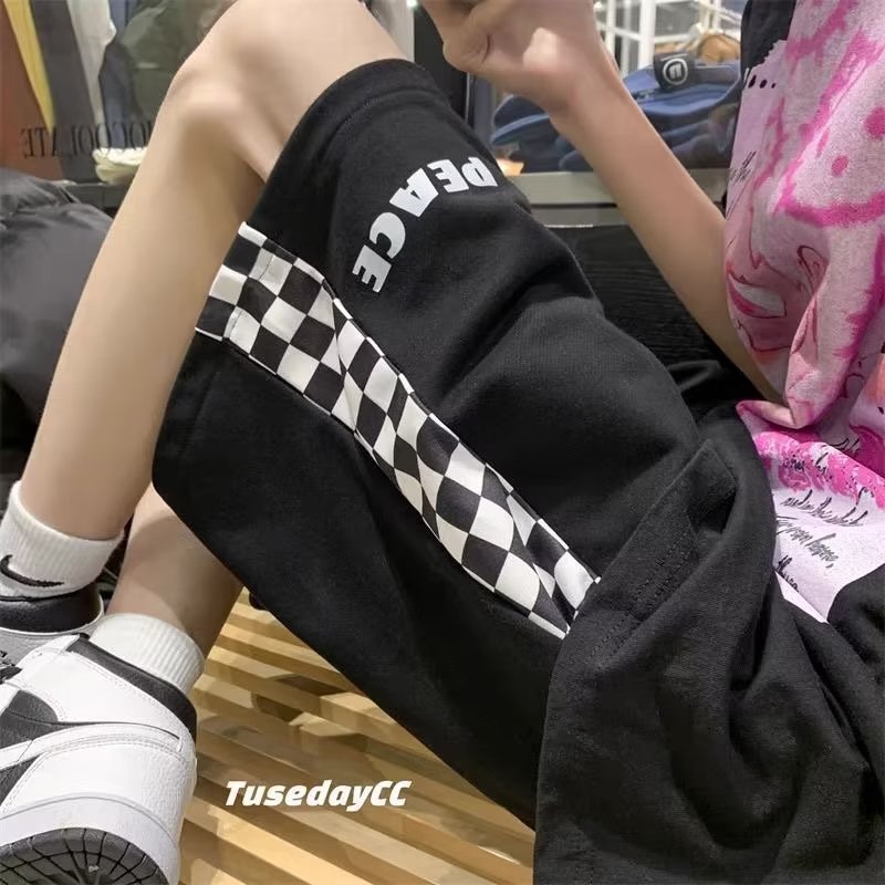 Quần Short Thể Thao Ống Rộng Họa Tiết Ca Rô Phong Cách Hong Kong Hàng Mới Chính Hãng Dành Cho Bạn Nam