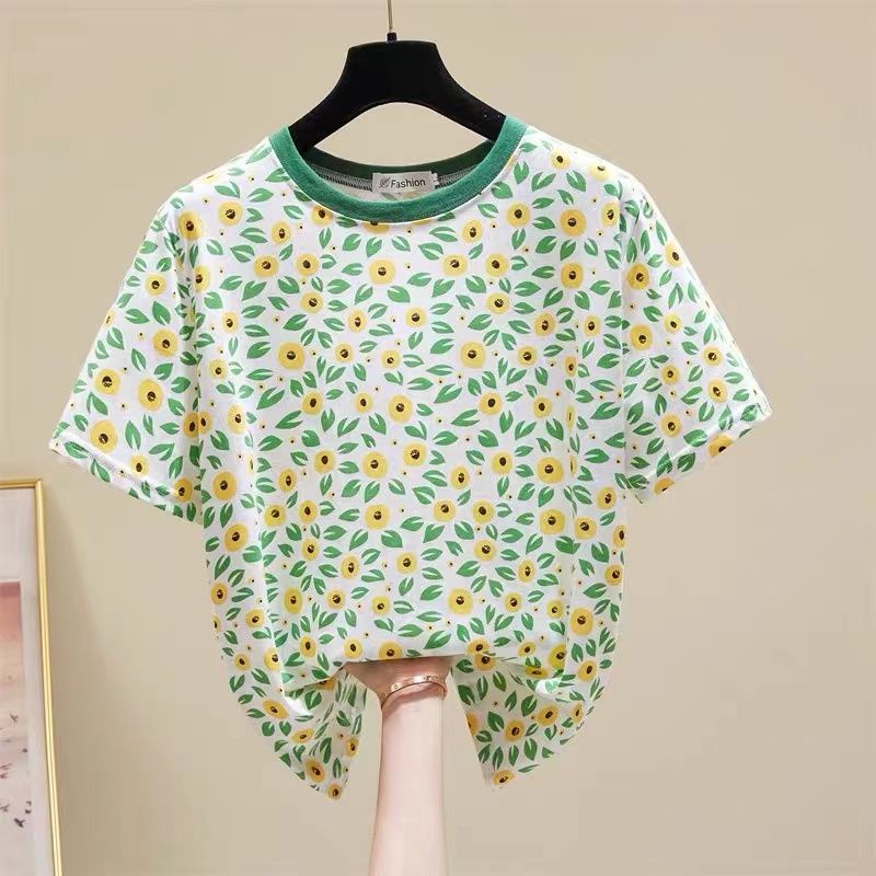 Chiếc áo theo xu hướng áo thun áo thun ngắn tay mới