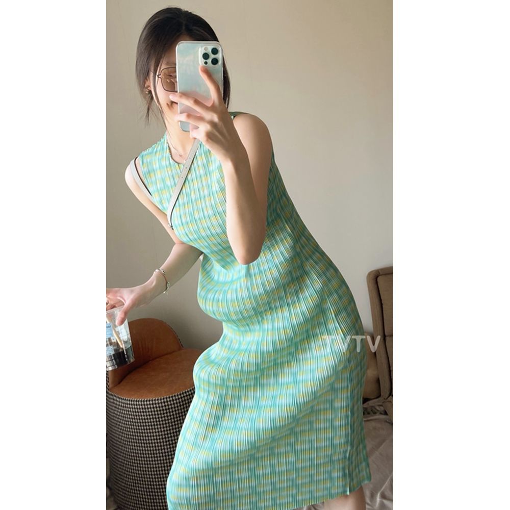 Issey Miyake Đầm Dài Xếp Ly Màu Trắng / Xanh Lá / Vàng Không Tay Thời Trang Mùa Hè 2022 Cho Nữ