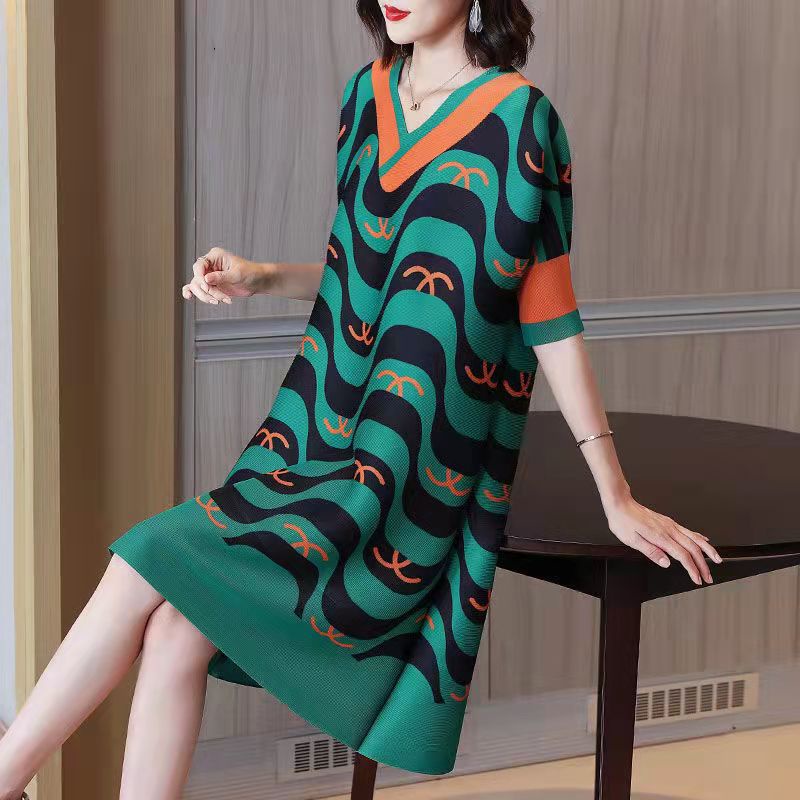 Issey Miyake Đầm Cổ Chữ V Họa Tiết Kẻ Sọc Màu Tương Phản Phong Cách Âu Mỹ Thời Trang Mùa Hè 2023 Cho Nữ