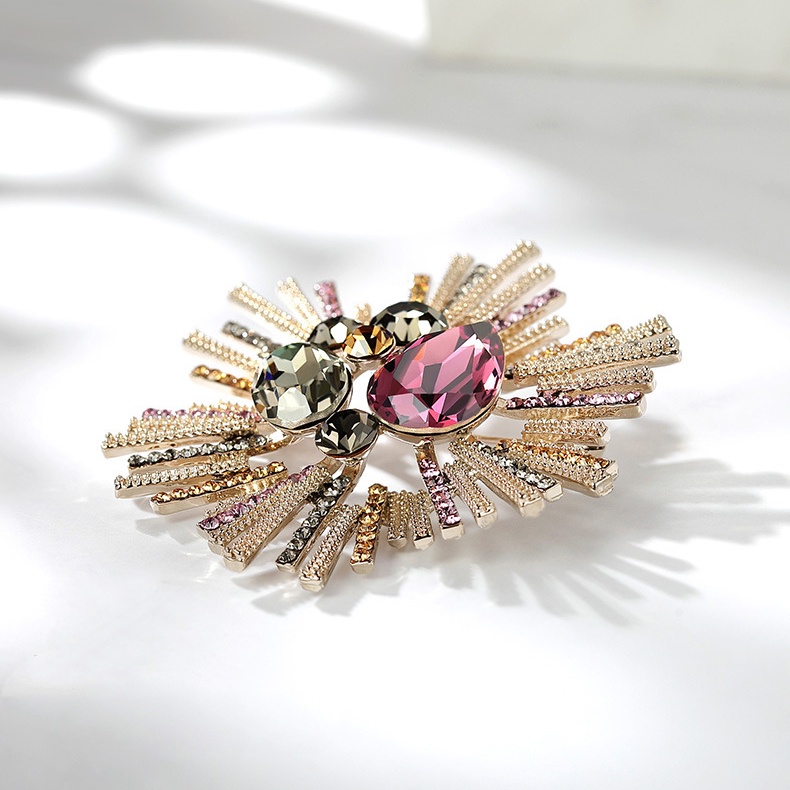 Trâm Cài Áo Hình Kim Cương Pha Lê Sang Trọng