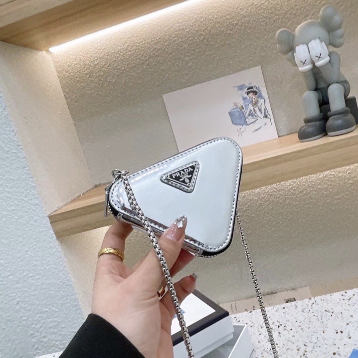 Túi Đeo Chéo Prada Mini Hình Tam Giác Thời Trang Cho Nữ