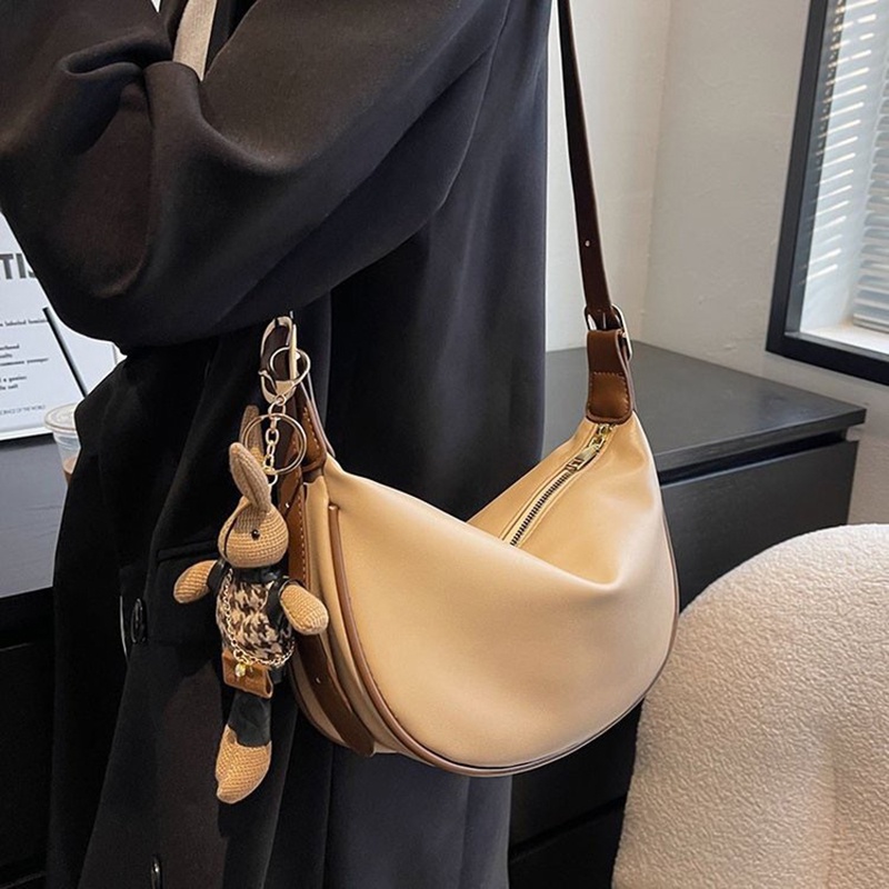 Túi Đeo Chéo Vai Kiểu Bánh Bao Dung Tích Lớn Cho Nữ (Không Kèm Móc Khóa)