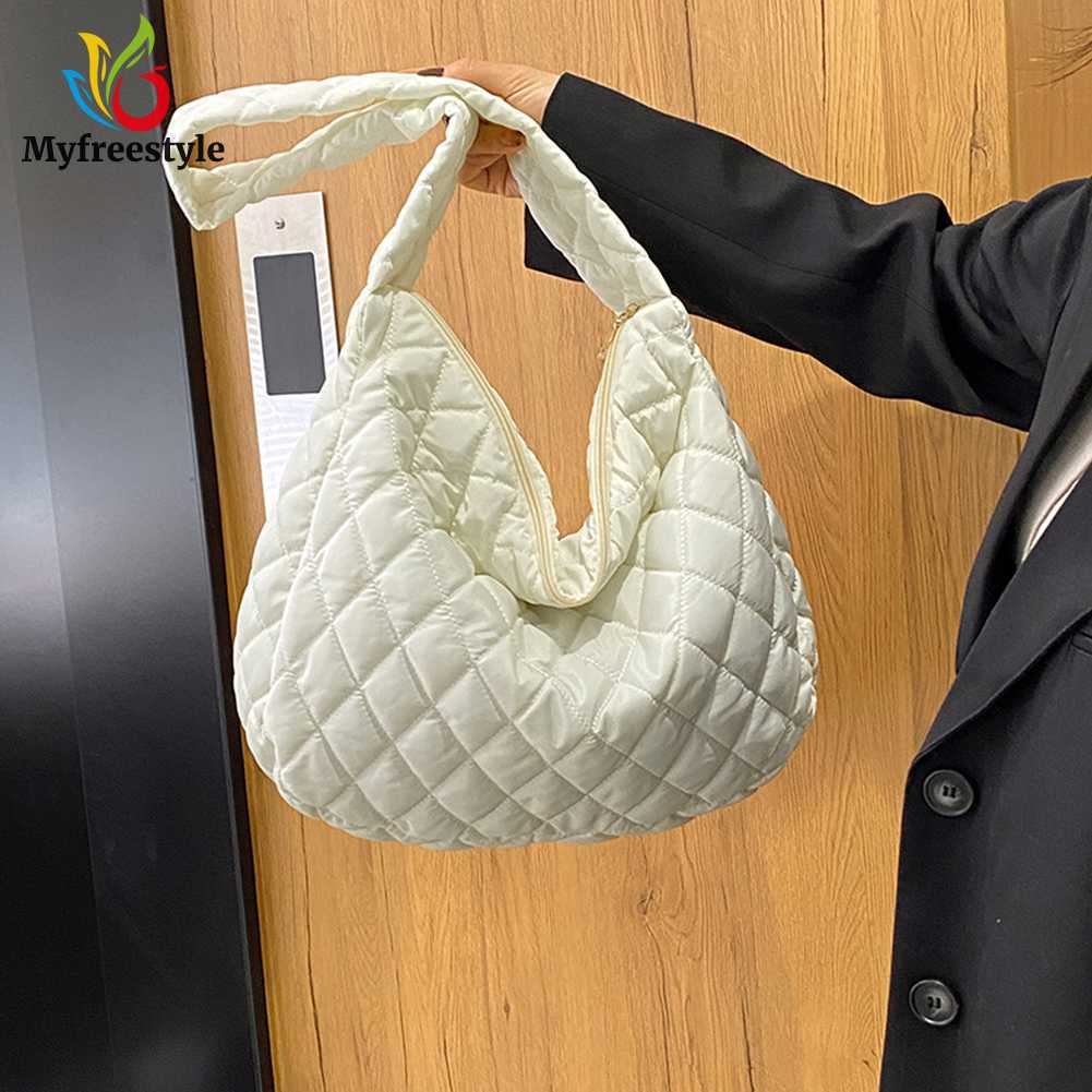 Túi Đeo Chéo Vai Kiểu Chần Bông Hình Kẻ Ô Cổ Điển Dành Cho Bạn Nữ (Màu Trắng)