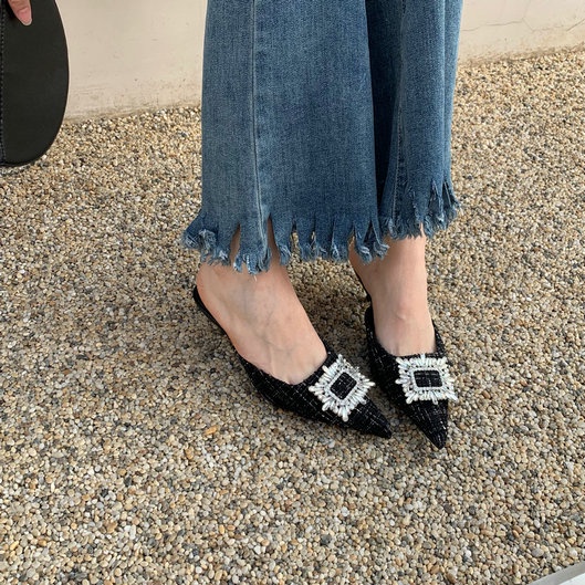 Dép Cao Gót Mũi Nhọn Màu Đen Đính Đá Phối Khóa Vuông Thời Trang Xuân 2023 Sang Trọng Cho Nữ