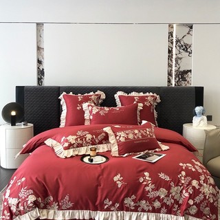 Sét 4 món chăn ga lụa,Đã mắt với tone đỏ ngọt ngào trên nền hoa hồng vàng cuốn hút, set lụa thêu 100s