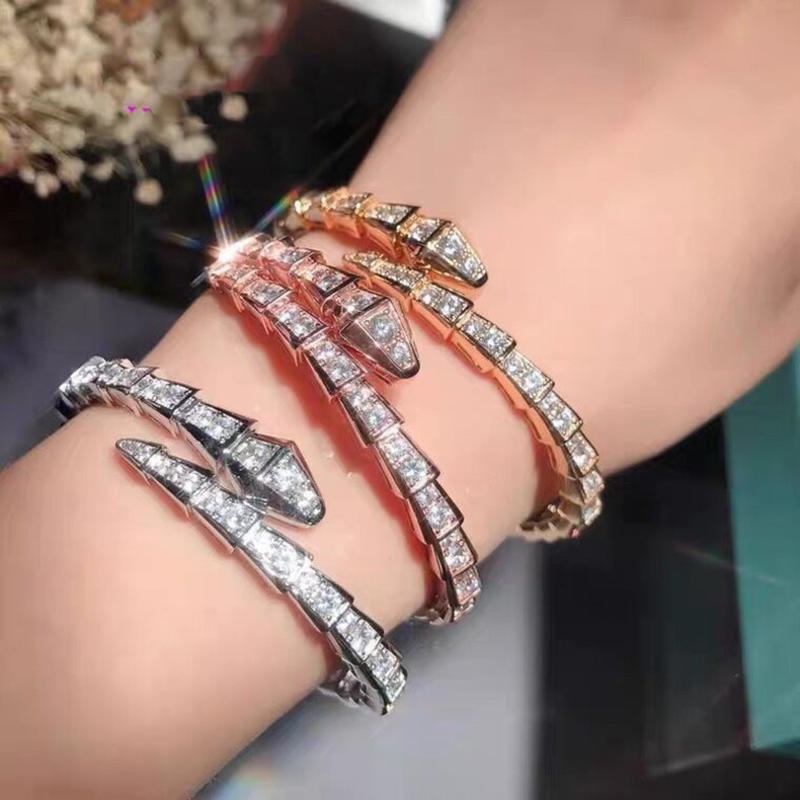 Seiko Vòng Tay Mạ Vàng 18K Hình Rắn Đính Đá Thời Trang