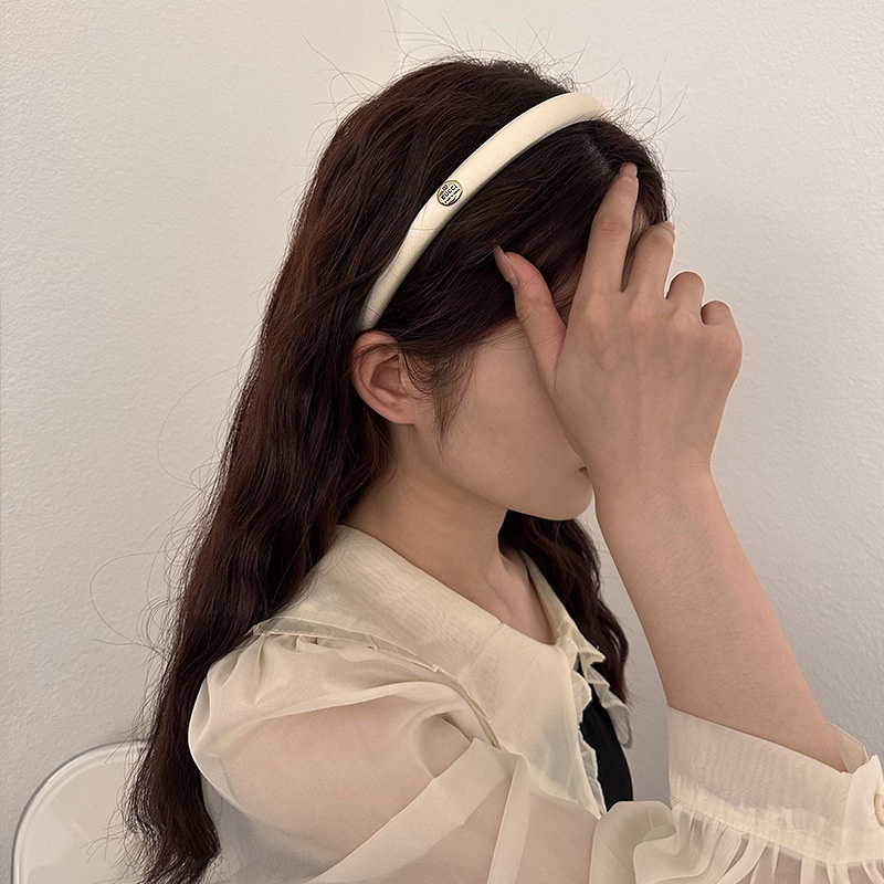 Băng Đô Cài Tóc Bằng Xốp Satin In Chữ Kim Loại Hình Oval Phong Cách Mới Đơn Giản Cho Nữ