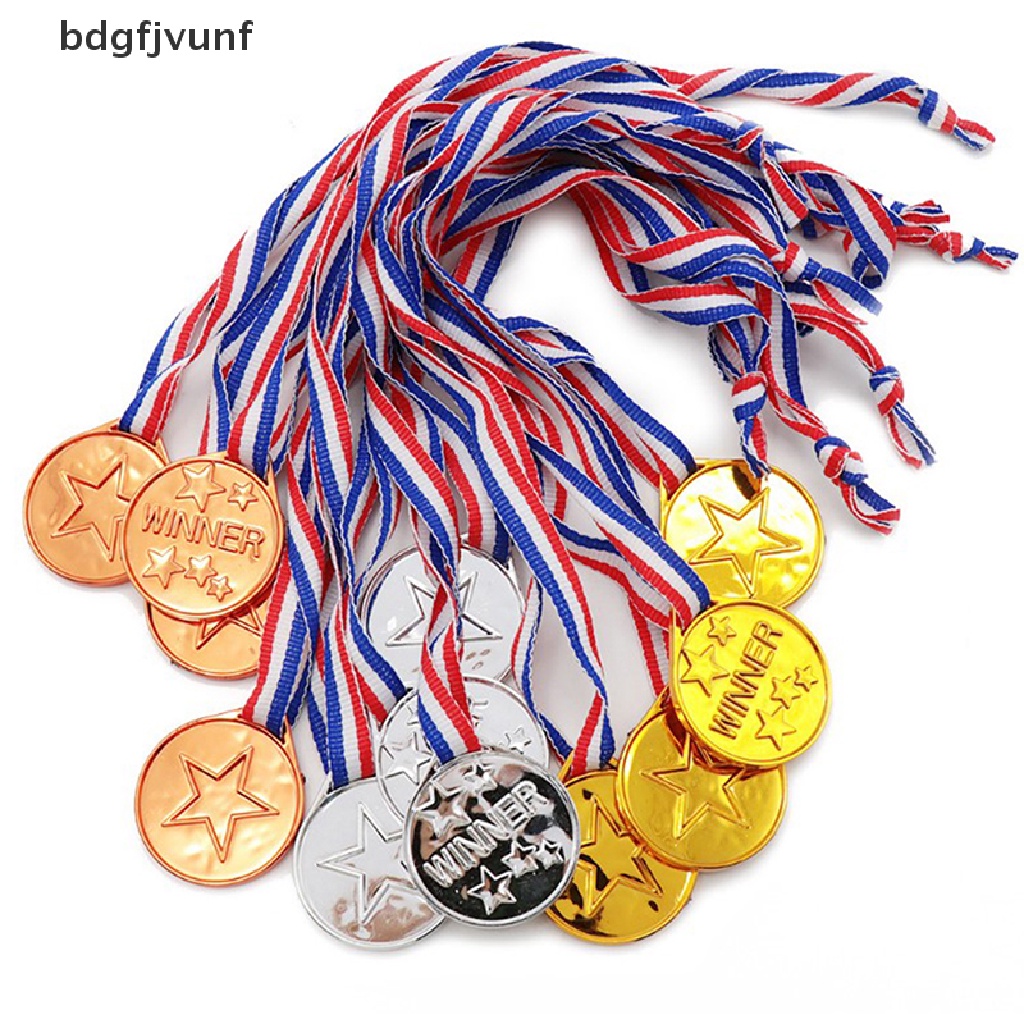 Đồ Chơi Giải Thưởng Huy Chương Huy Chương Bằng Nhựa Màu Vàng Kim Dành Cho Trẻ Em