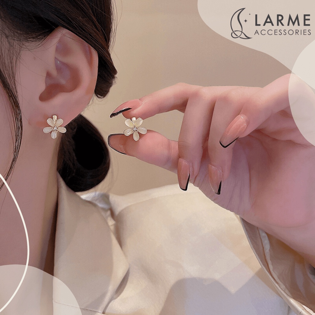 Khuyên tai nữ hình hoa chốt bấm xinh xắn nhẹ nhàng larme accessories-KT0231
