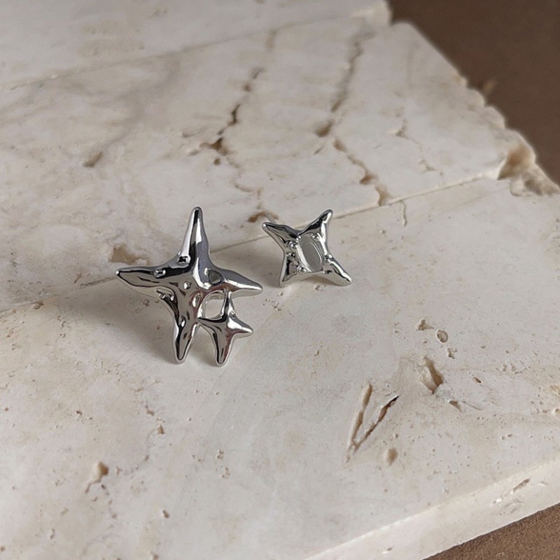 Khuyên Tai Ngôi Sao Bốn Cánh Bất Đối Xứng Dễ Thương Đơn Giản Độc Đáo Thời Trang Cho Tuổi Teen Hàng Ngày