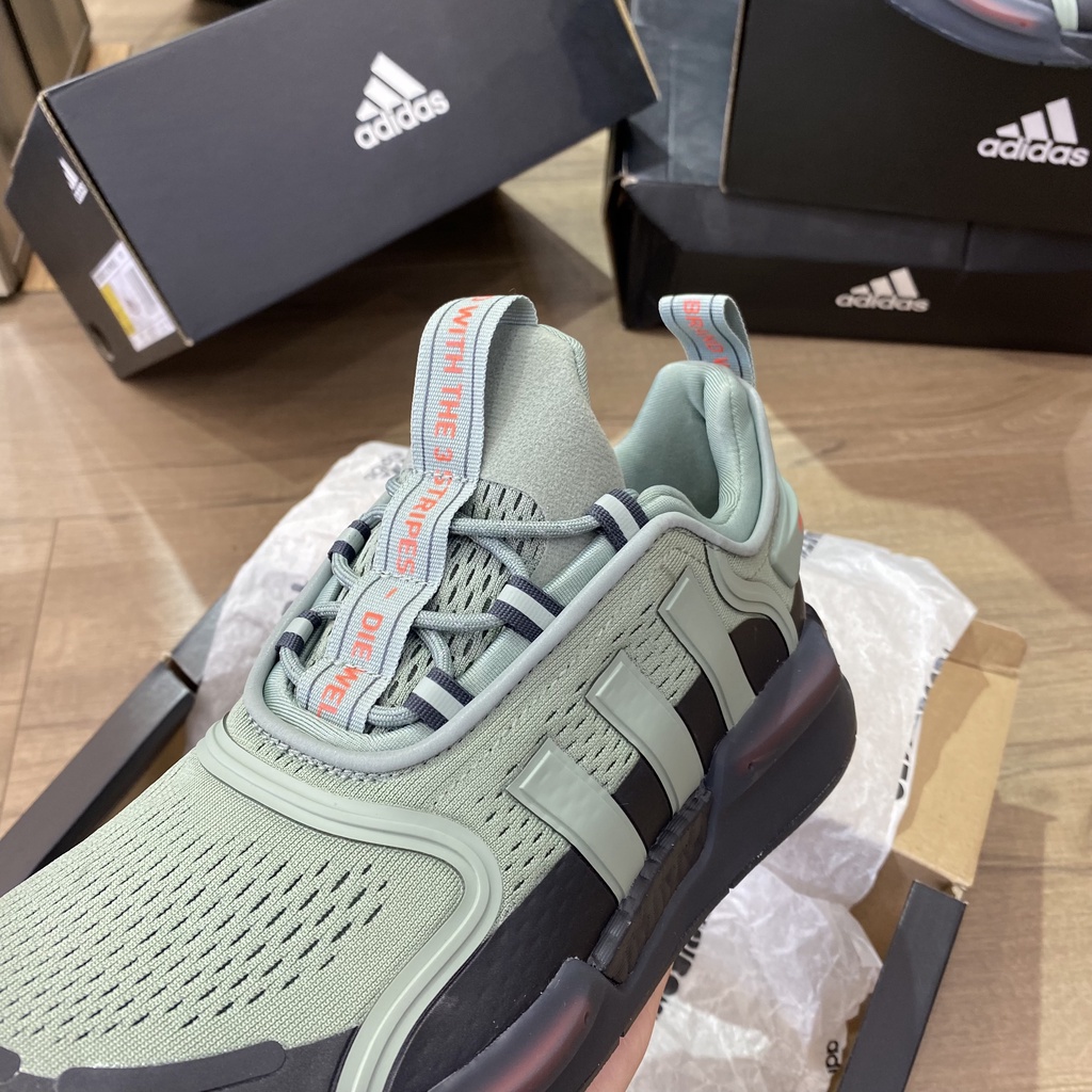 *CHÍNH HÃNG* Giày thể thao Sneaker Adidas NMD R1 V3 màu Xanh Matcha đế Đen - Code: HQ4444