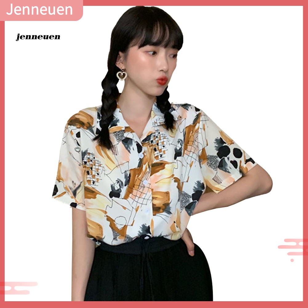 Áo Sơ Mi Tay Ngắn Dáng Rộng In Họa Tiết Graffiti Phối Nút Thời Trang Cho Nữ