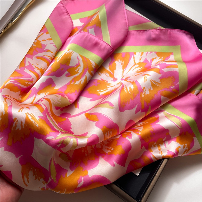 Khăn Choàng Cổ Hình Vuông Cỡ Nhỏ Bằng Lụa In Họa Tiết Hoa Màu Sắc Thời Trang Tinh Tế Cho Nữ