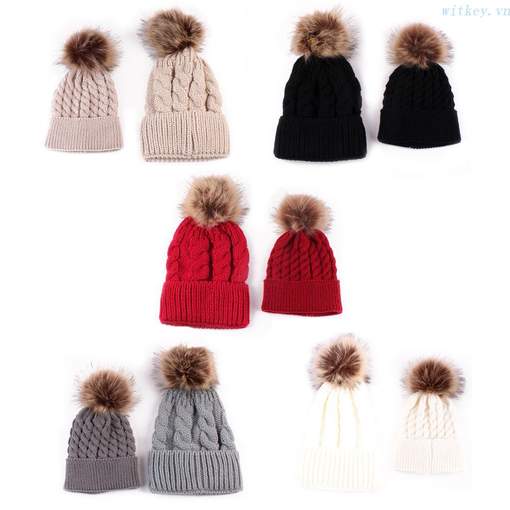 Set 2 Mũ Beanie Dệt Kim Phối Bóng Lông Giữ Ấm Mùa Đông Cho Mẹ Và Bé