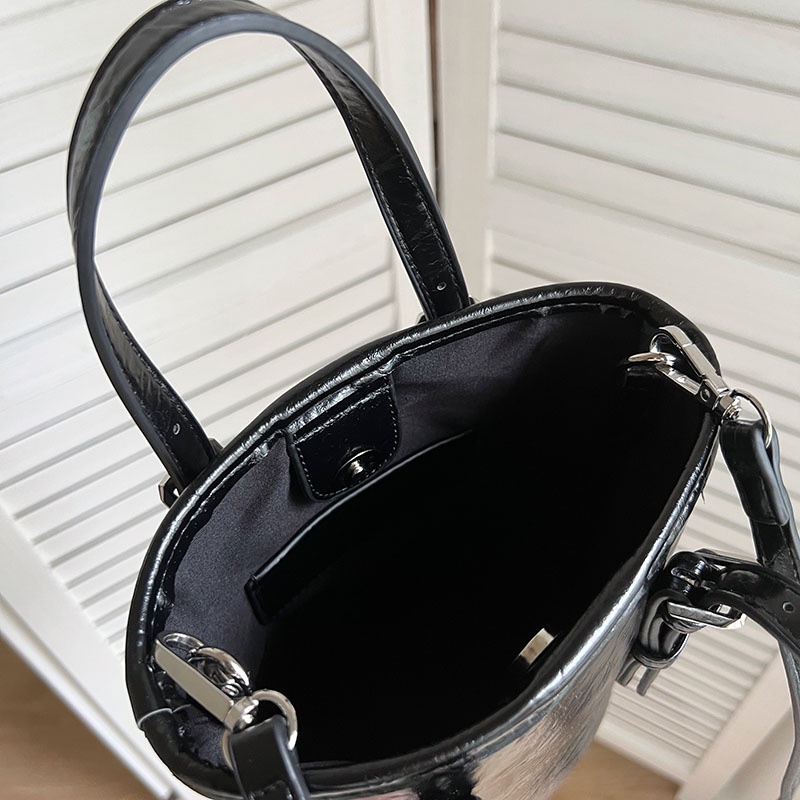 Túi Đeo Vai Màu Đen Dễ Phối Đồ Thời Trang Cho Nữ