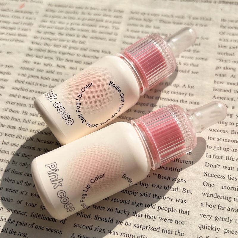 Son Bóng Dưỡng Ẩm Màu Hồng COCO Thiết Kế Hình Chai Nước Tráng Gương Độc Đáo