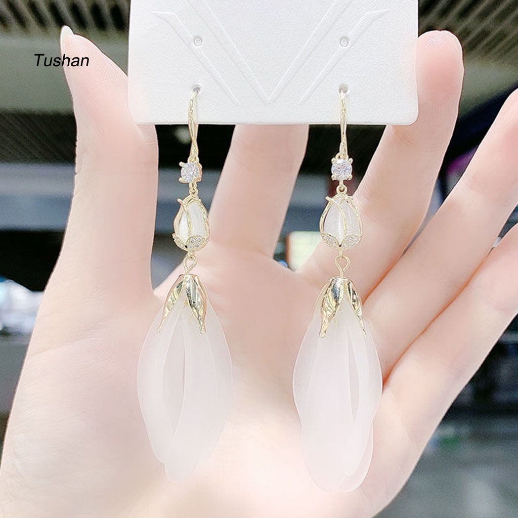 1 Đôi Bông Tai Hình Cánh Hoa Trắng Dáng Dài Chống Mài Mòn