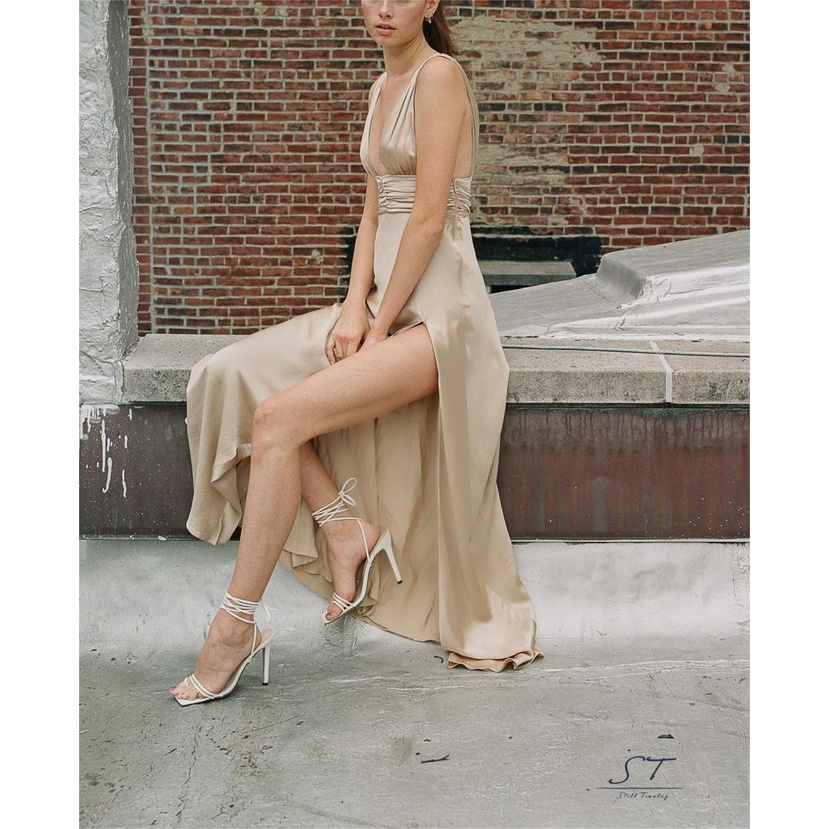 Đầm Dài Không Tay Xẻ Tà Lưng Thấp Màu Sắc Đơn Giản CY03